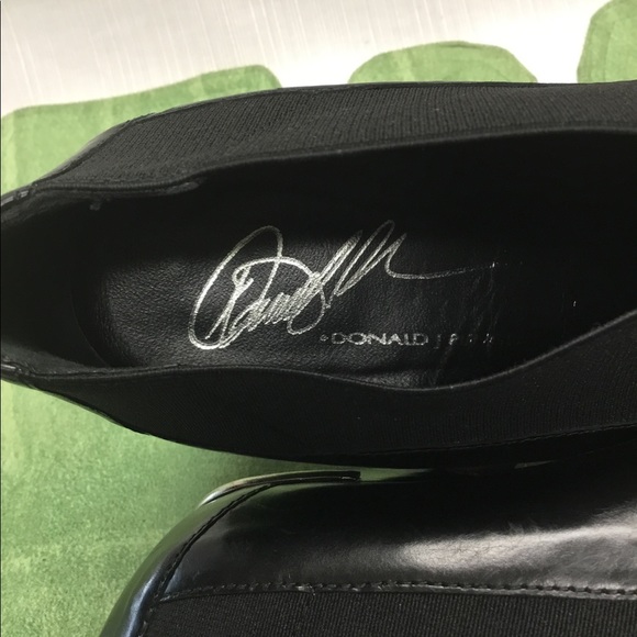 Donald J. Pliner Sleek Black Leather Heels - Picture 4 of 8